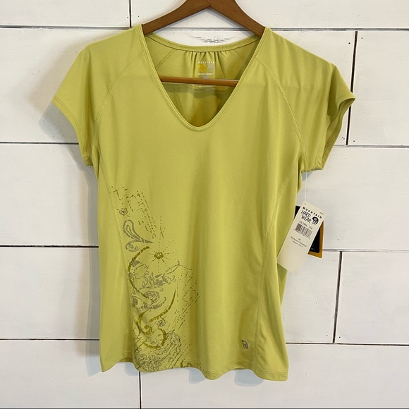 Mountain Hardwear Tops - Mountain Hardwear Womens Short Sleeve Tee Shirt. Size Medium. NWT